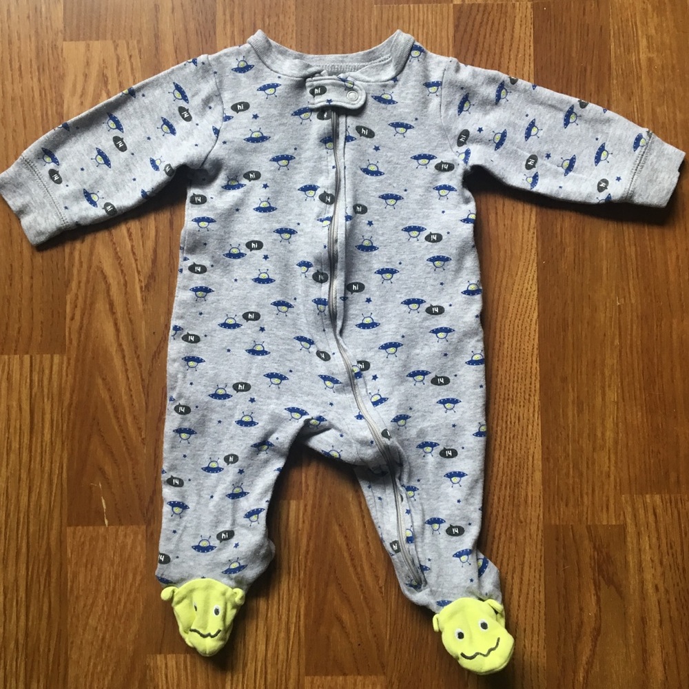 🌟🌟Carter's Spaceship Baby Onesie🌟🌟